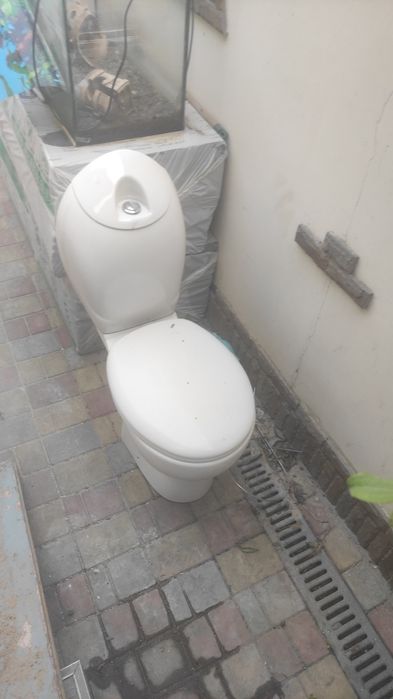 Продам унитаз недорого