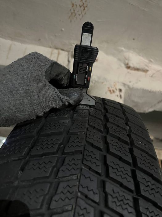 Nexen 225/60/17 комплект зимних шин