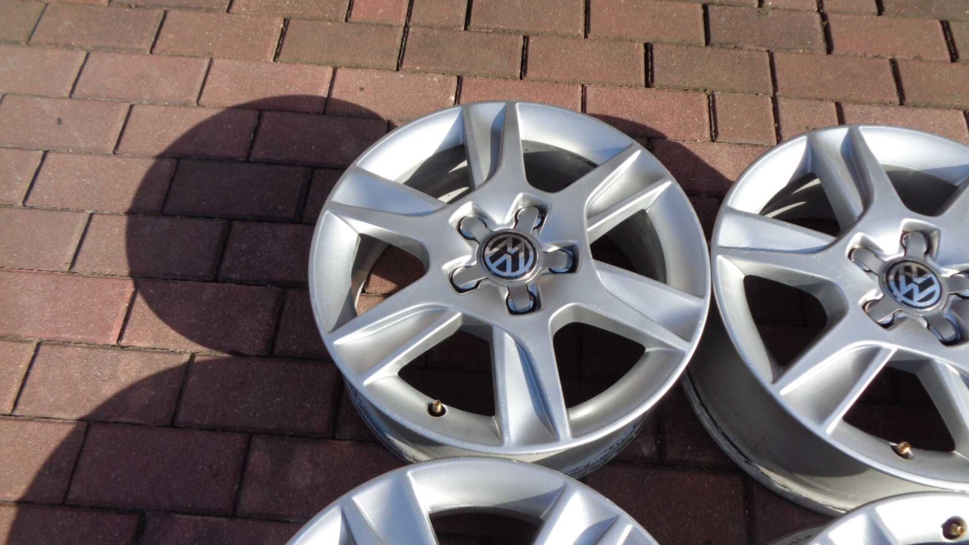 Alufelgi 16 Audi A3 A4 VW Golf V VI V Touran 5x112 sr 57,1mm Et50