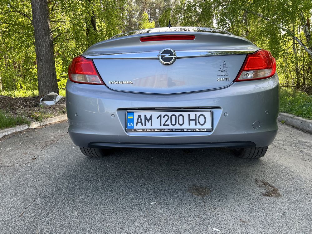 Продам Opel insignia 2.0 дизель