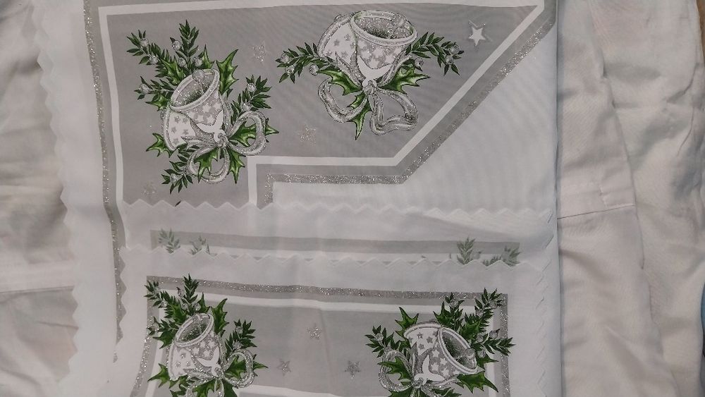 Bieżnik świąteczny 25 zł.