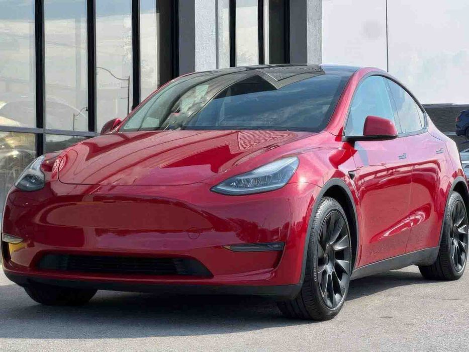 Tesla Model Y Long Range      2021
