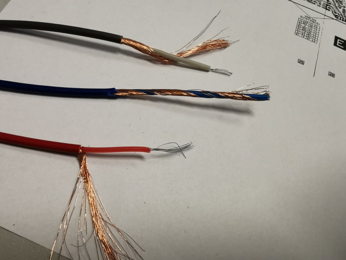 Przewód ekranowany montażowy sygnałowy audio  linka fi 2.5mm   19mb.