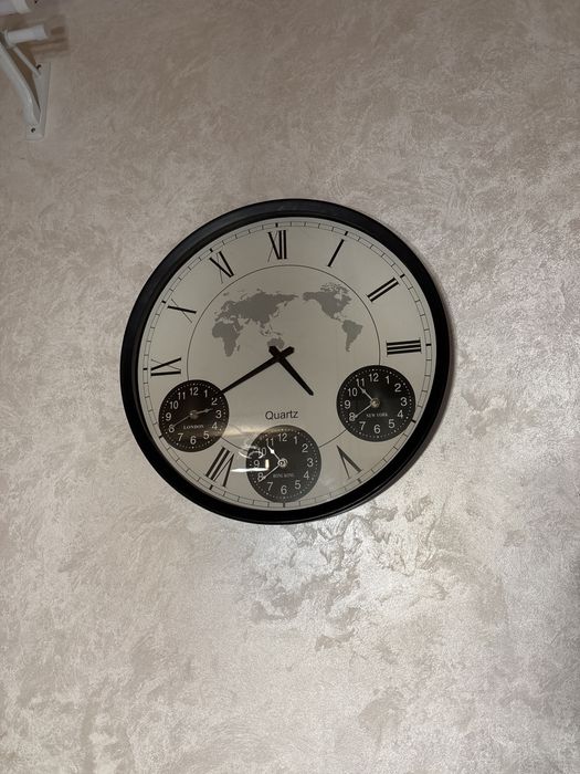 Годинник настінний