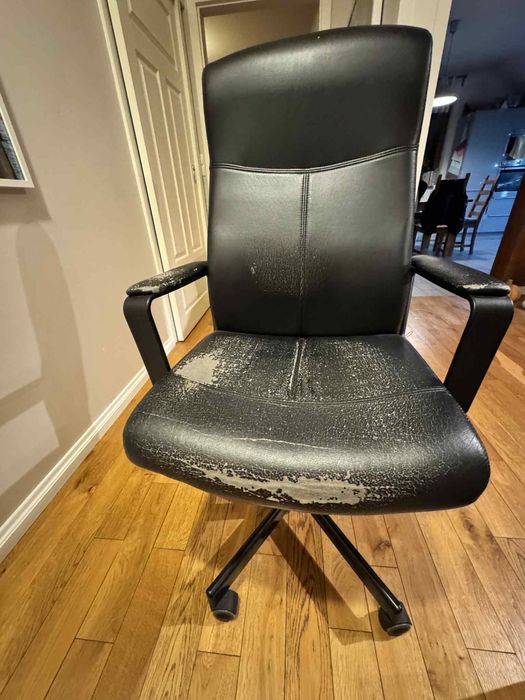 Oddam krzesło obrotowe