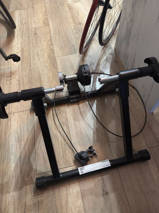 Trenażer rowerowy + komplet kół z oponami i kasetą 8rz, stan bdb!