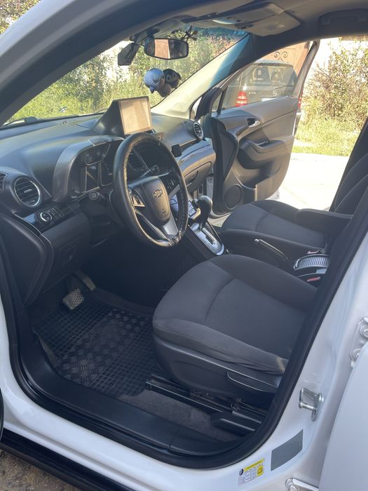 Продаю авто Шевроле Орландо 2012