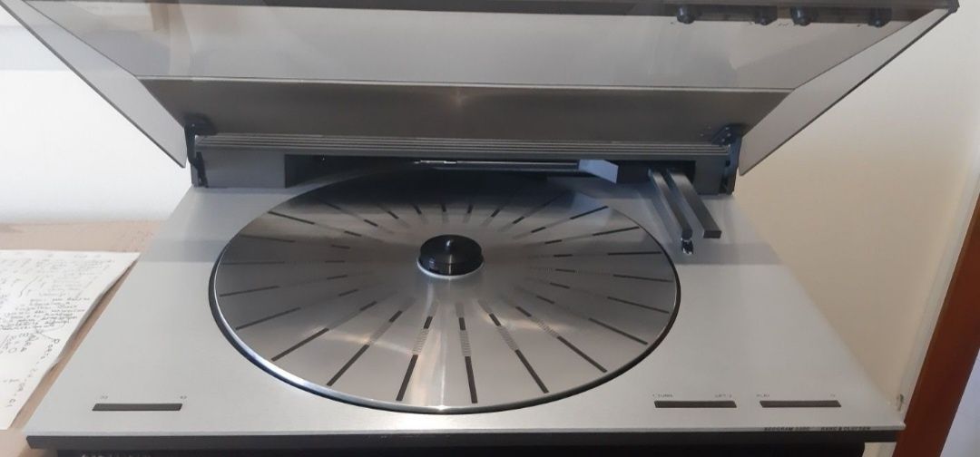 Gira discos Beogram 3300