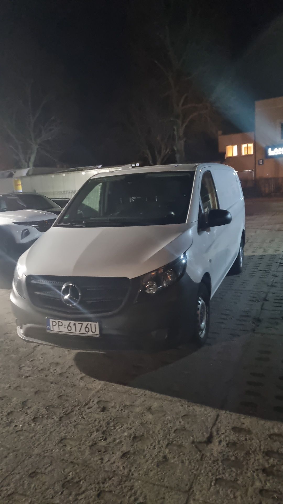 Wynajem Busa Dostawczaka