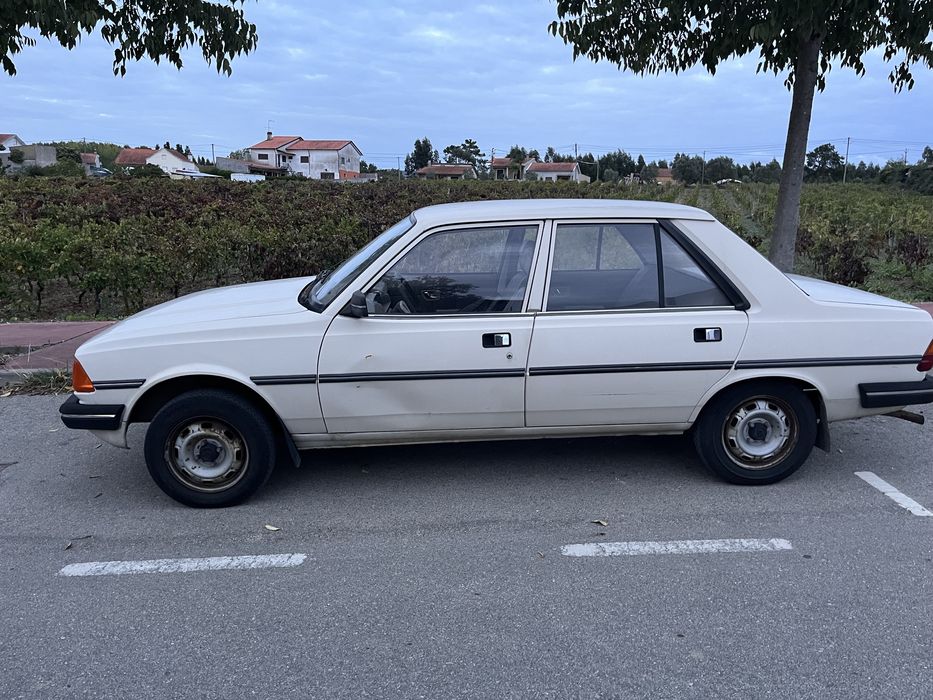 Peugeot 305 para peças (completo)