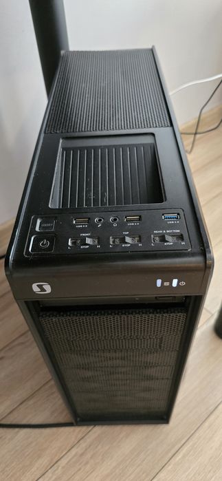 Komputer desktop - CQGV9E7 zestaw z monitorem HP, RAM 16 dysk 1.8 TB