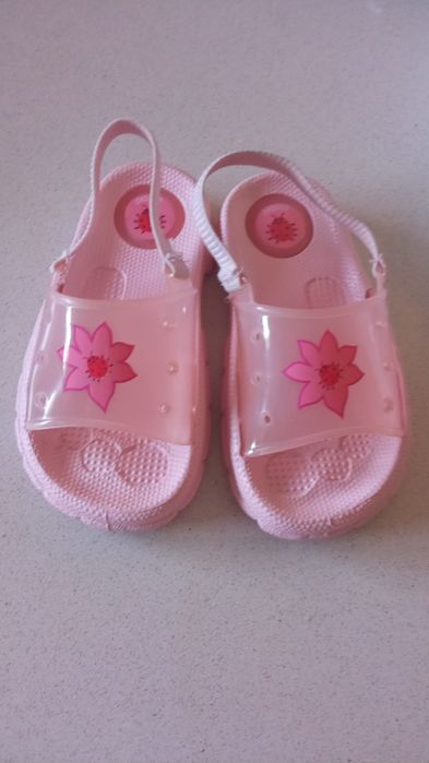 Sandálias Chicco novas número 26