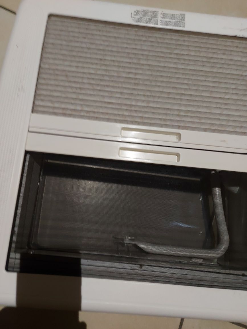 DOMETIC okno dachowe do przyczepy, kampera z moskitierą i żaluzją