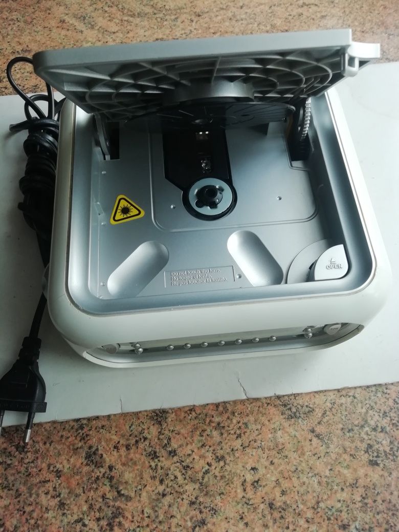 radio SOUNDBLASTER typ URD 770