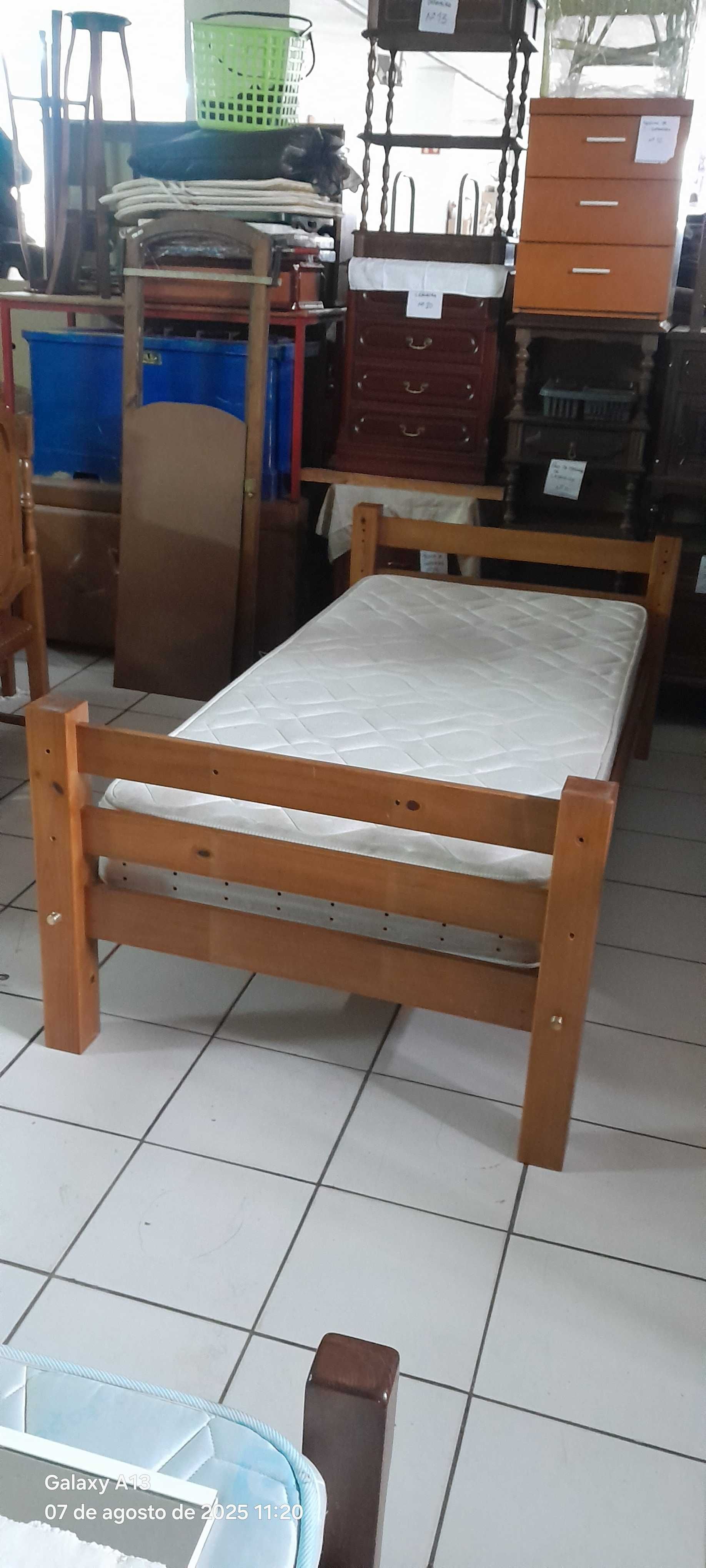 Cama de solteiro com colchão