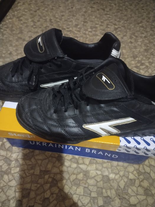 Сороконіжки взуття для футболу