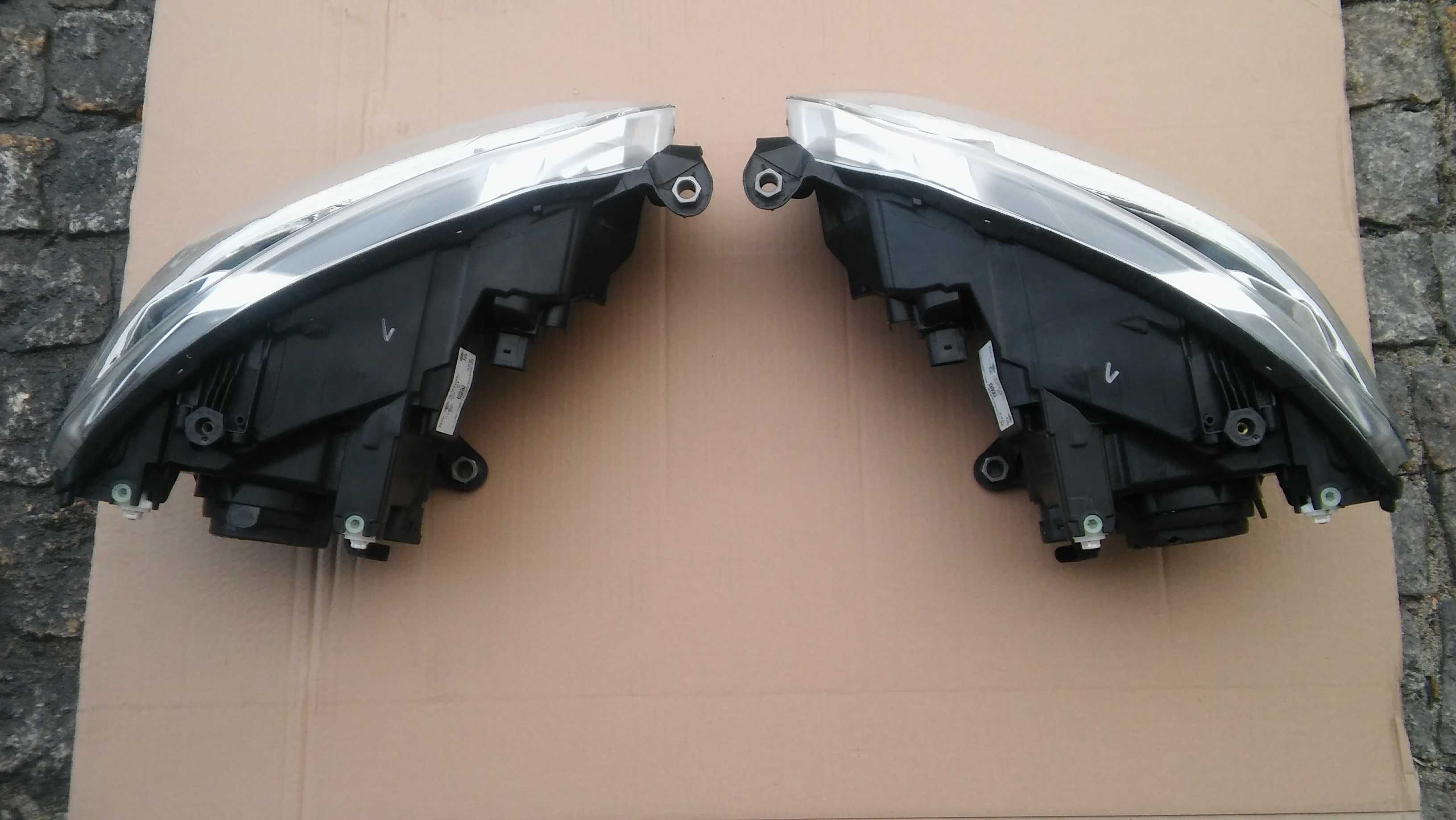VW Up,E-Up,ELEKTRYK,od 16r,lampy przód,Lewa+Prawa,orygina,Hella,Niemcy