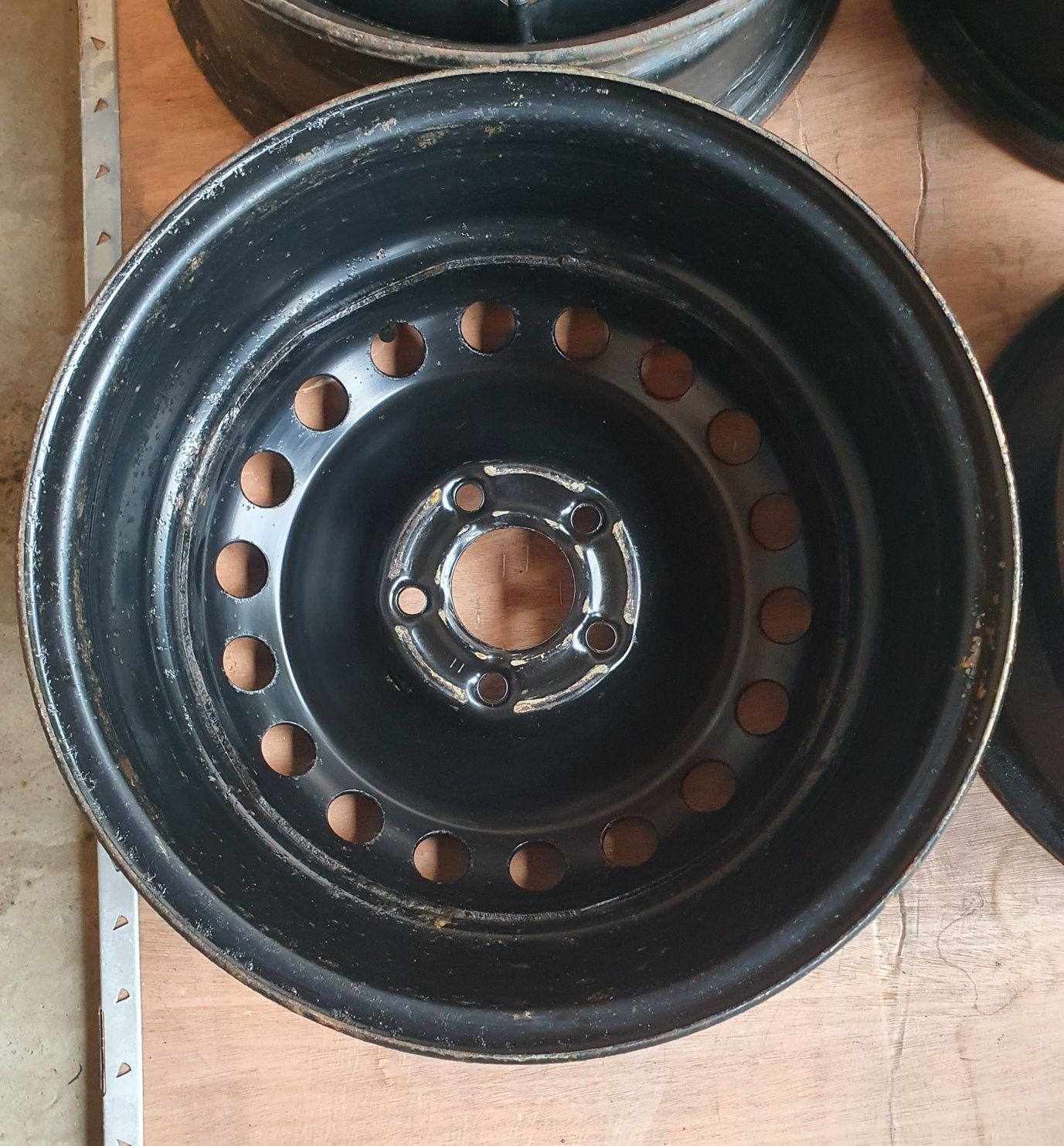 Диски 5/108R15 ET42 ЦО65.1 Peugeot,citroen штамповки з ковпаками