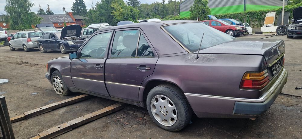 Części W124 2.3B Automat Silnik Drzwi Szyba Skrzynia Deska Lampa Boczk