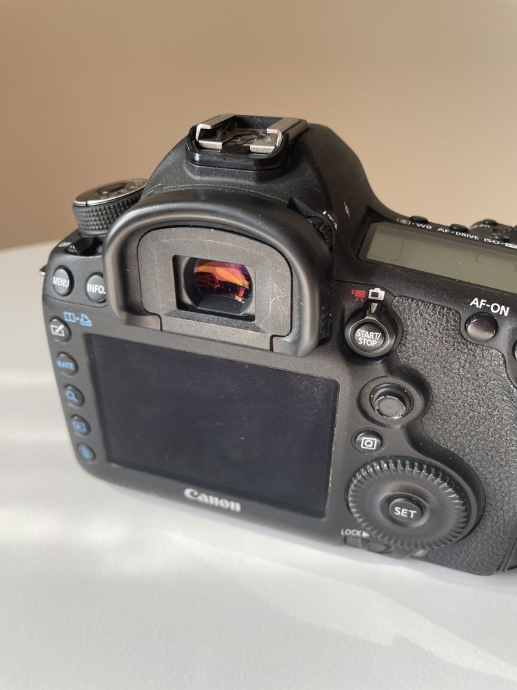 Фотоапарат Canon 5d Mark iii body