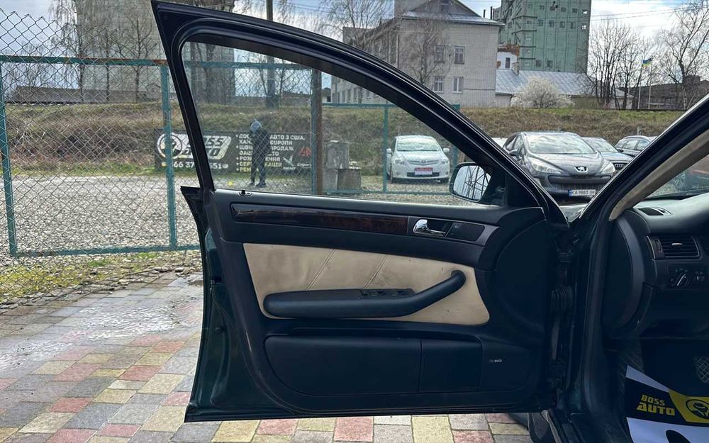 Audi A6 2000 року