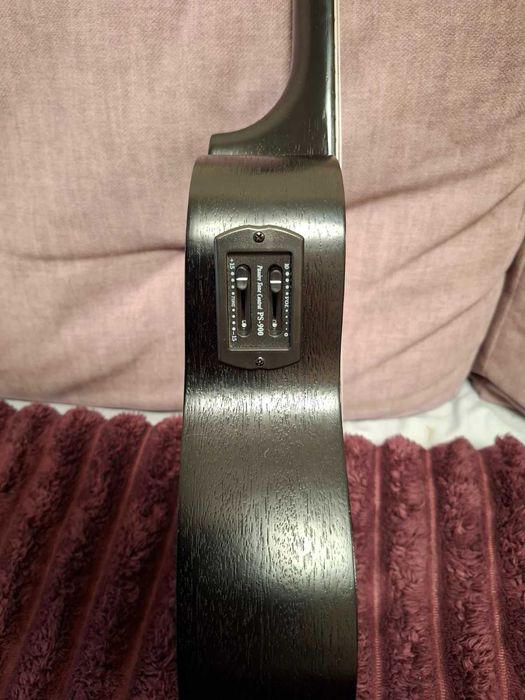 Укулеле акустична гітара