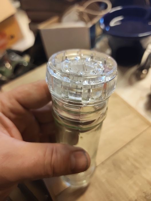 Młynek do ziół i przypraw.