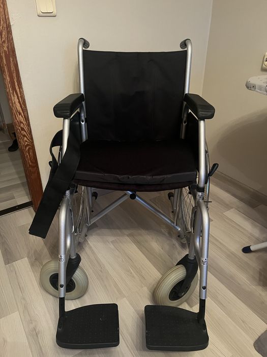 Складний інвалідний візок 43см Meyra 3.600