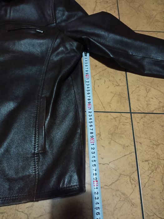 Kurtka skórzana brązowa.