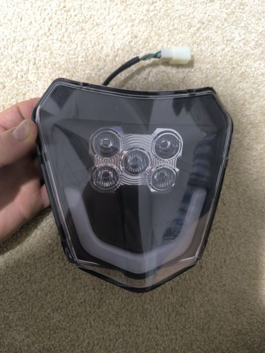 Фара на ендуро мотоцикл