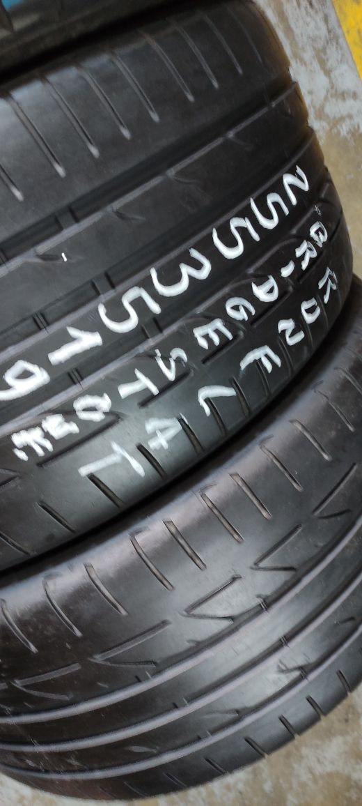 Pneus 225/40/19 e 255/35/19 semi novos