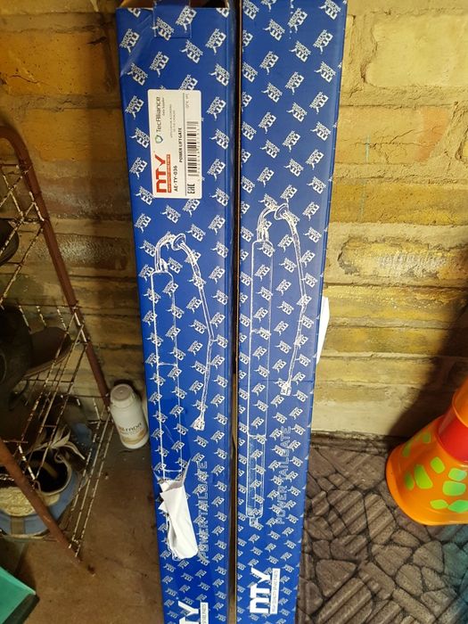 Амортизатори задней крышки багажника Lexus nx 200 14-17