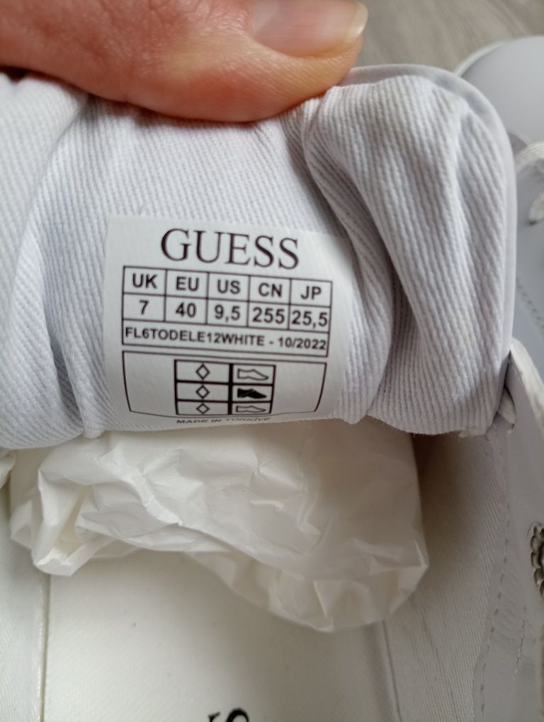 Жіночі кеди Guess