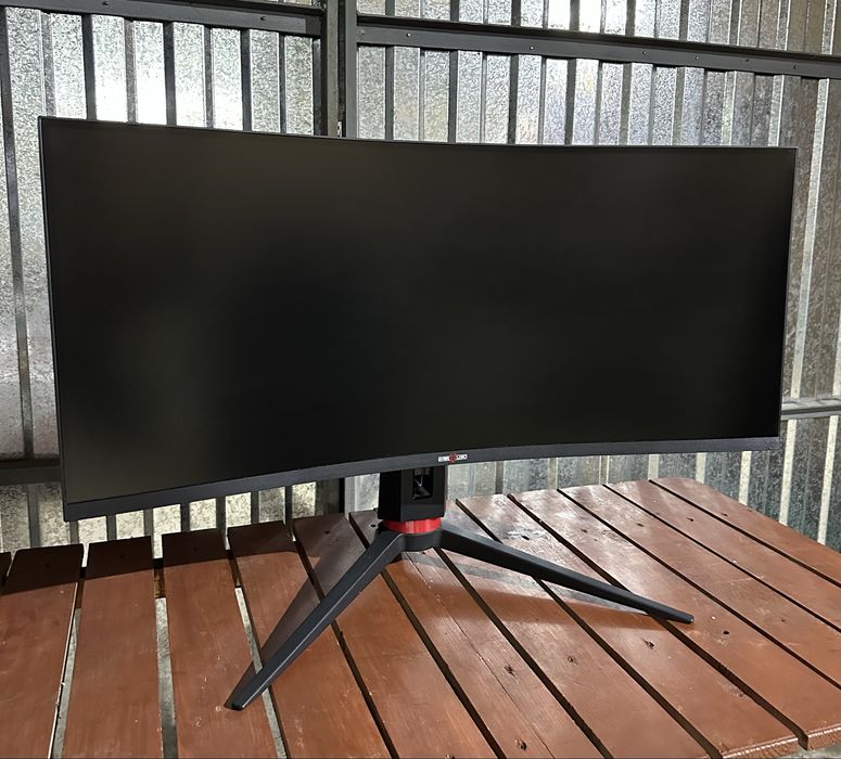 34ʼʼ QUBE Overlord C34UQ144