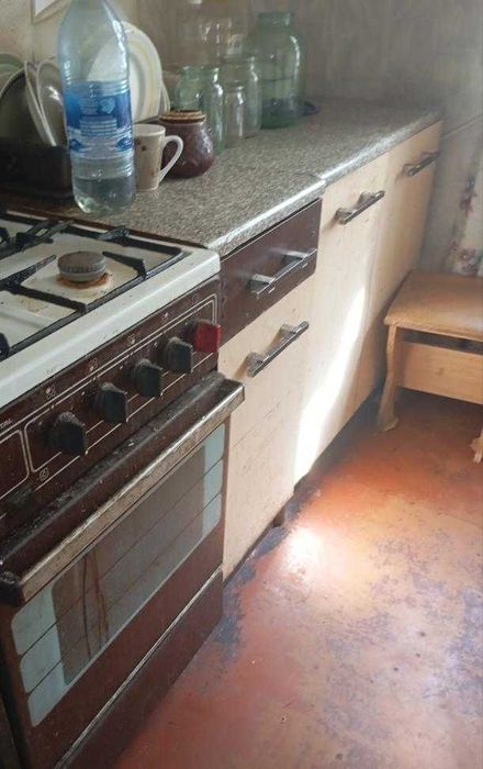 Продам будинок у центрі Золочева, з газом.