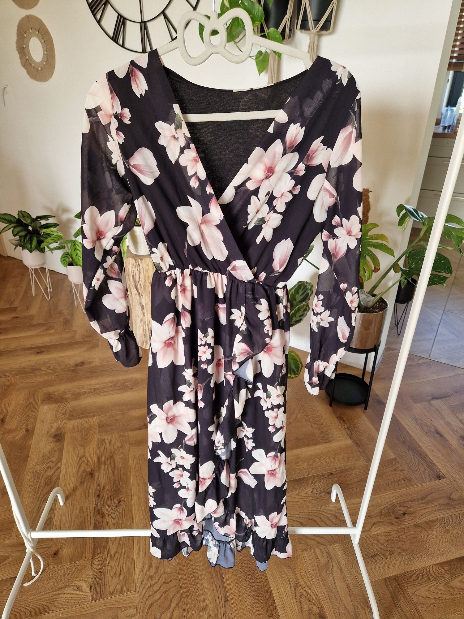 Długa czarna sukienka w kwiatki dollyglamshop