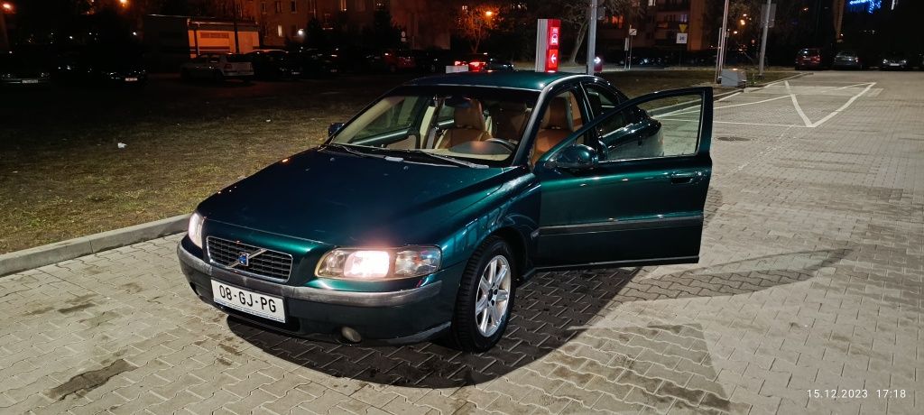 Volvo S60 2001 r 2,4 140 km.