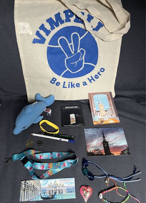 Pamiątki z podróży (15 sztuk) i mały upominek / niespodzianka gratis