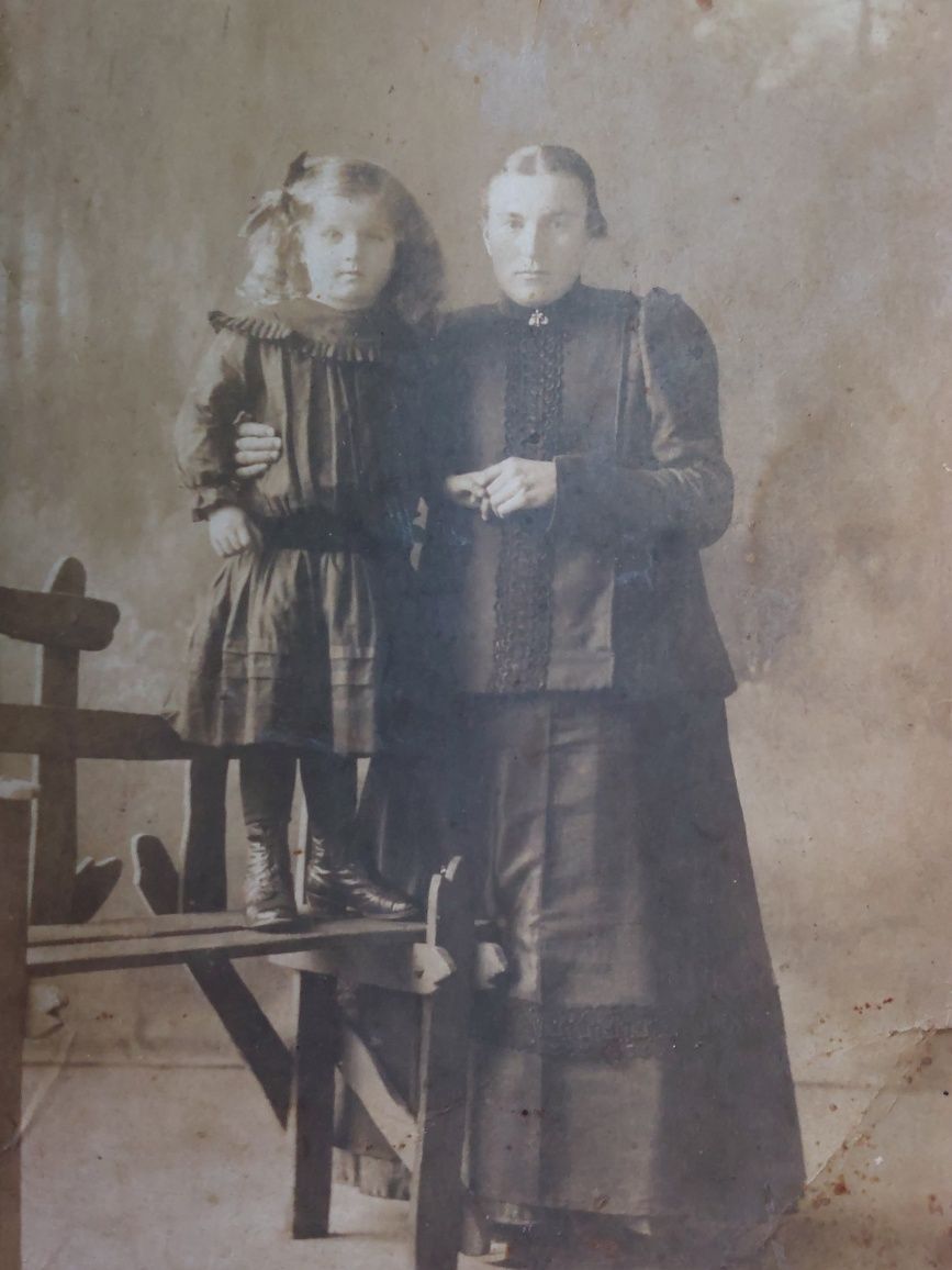 Kolekcja przedwojenna fotografia rodzinna Śląsk strój  śląski