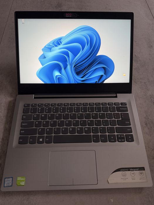 Lenovo Ideapad S320 14” - i7, 256GB SSD, 8GB RAM