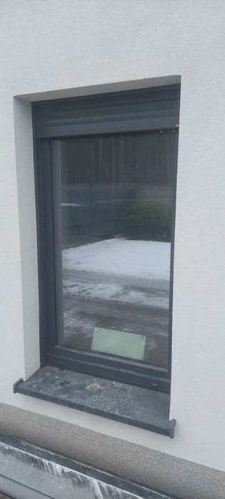 Okna PCV antracyt 3 szyby z roletami elektrycznymi - NEXBAU 6 sztuk