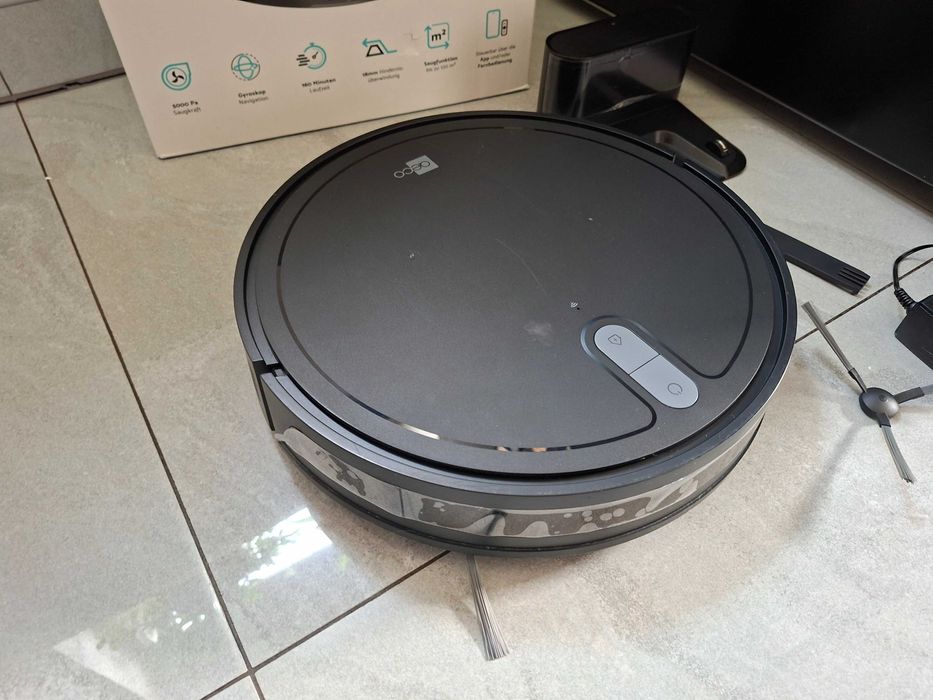 Odkurzacz automatyczny AECO VacuBot X3