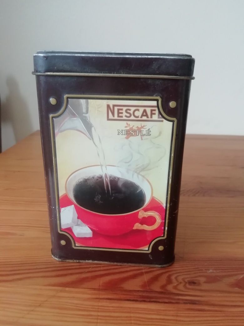 Коробка Nescafe .