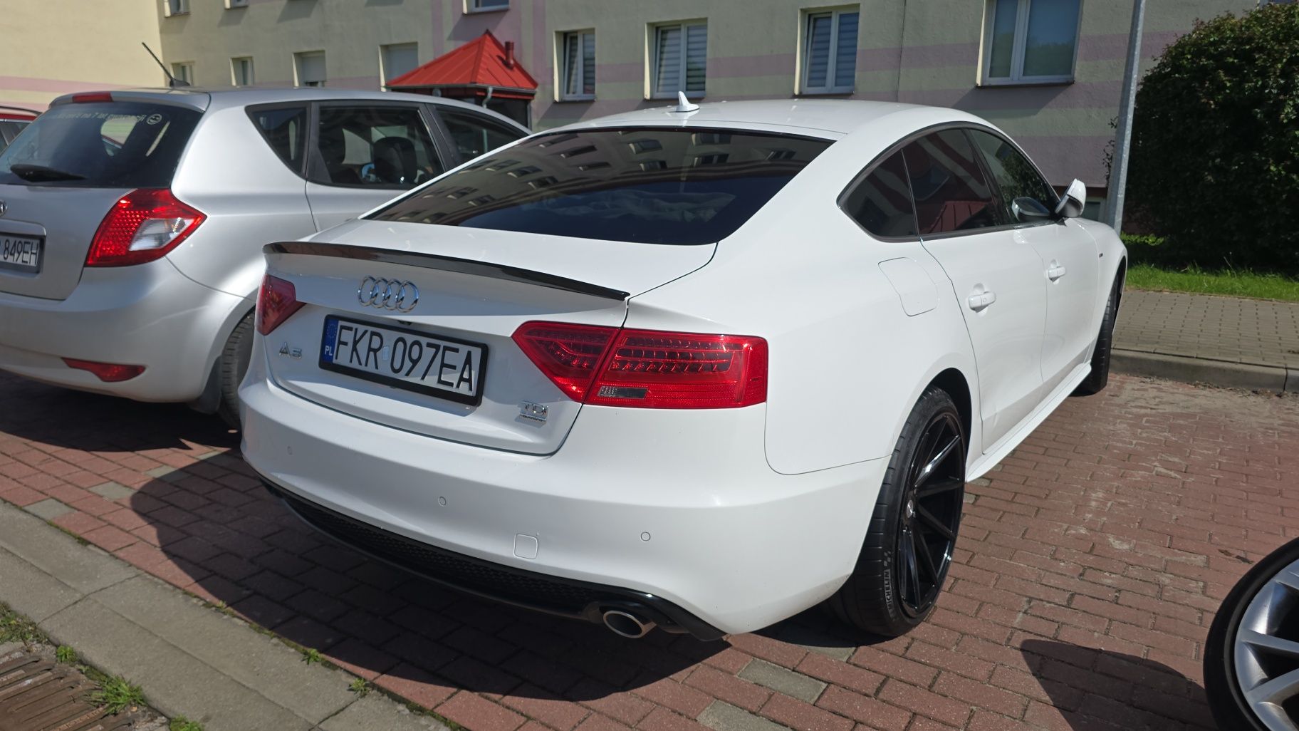 Audi a5  uszkodzona jak na zdjęciu.   3.0tdi  245km