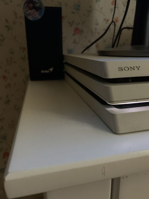 Ps4 Pro 1tb + 2 игры