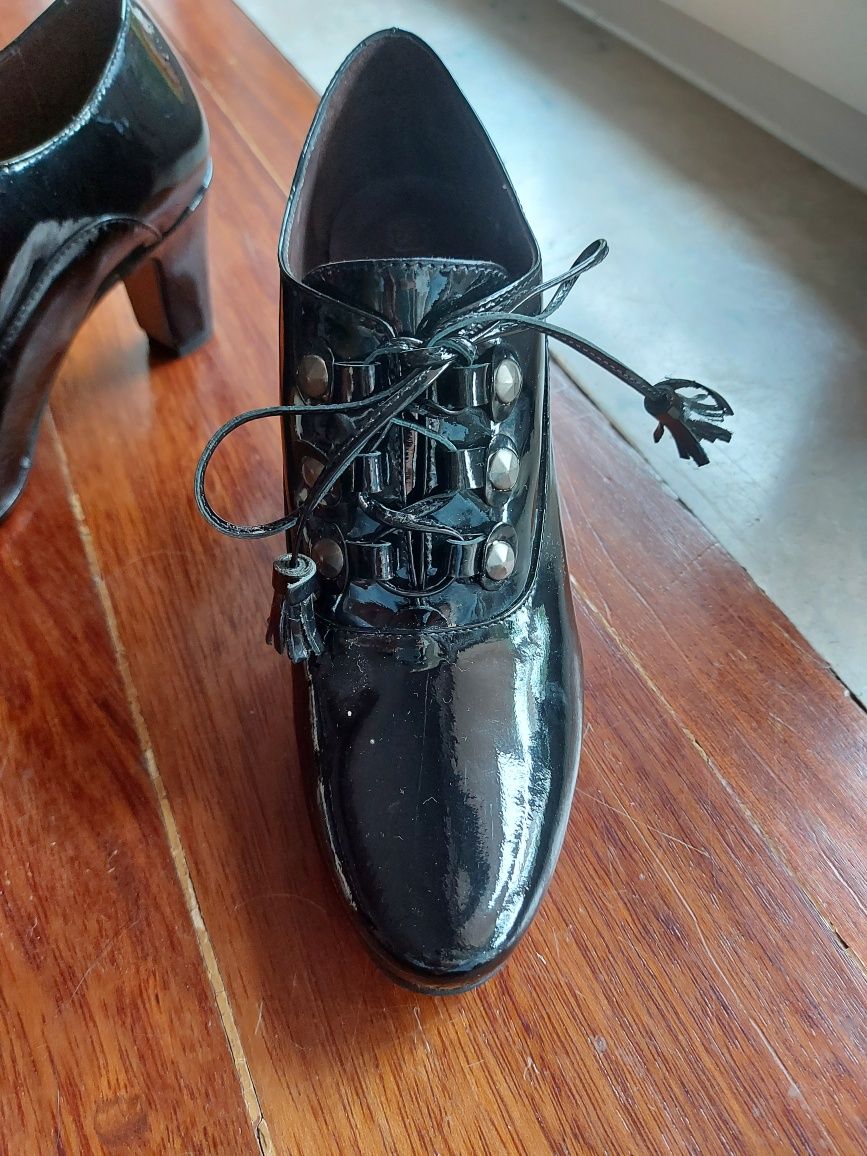 Sapatos lace-up Enzo Manzoni, tamanho 35, como novos