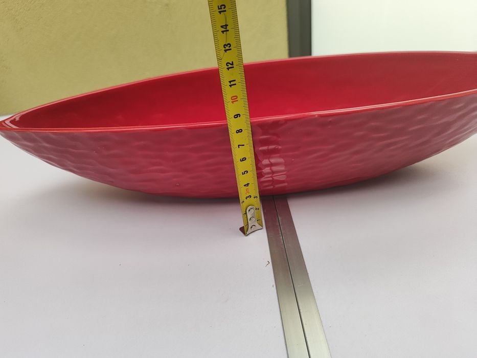 Peça decorativa na cor vermelho