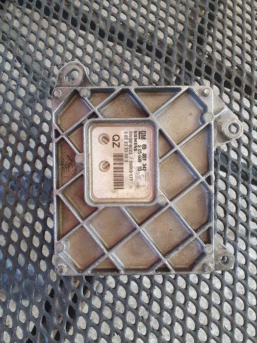 Komputer sterownik silnika Opel 2.2 Direct 155km z22yh Signum Vectra c