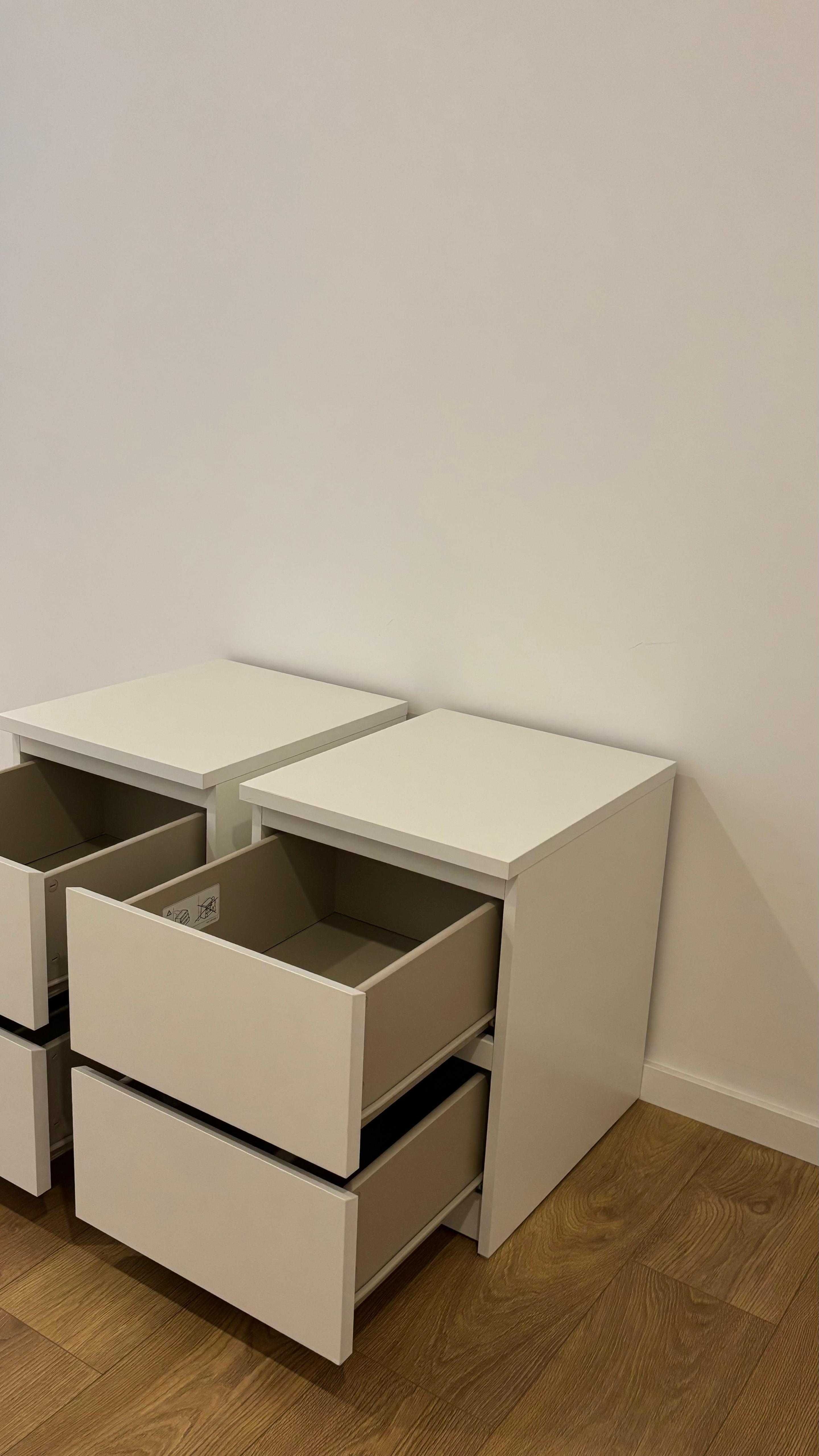 Conjunto com 2 mesas de cabeceira - IKEA (MALM)