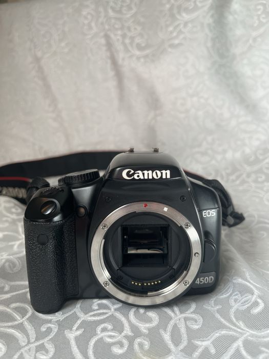 Фотоапарат Canon EOS 450D